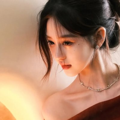 眼里余光都是你